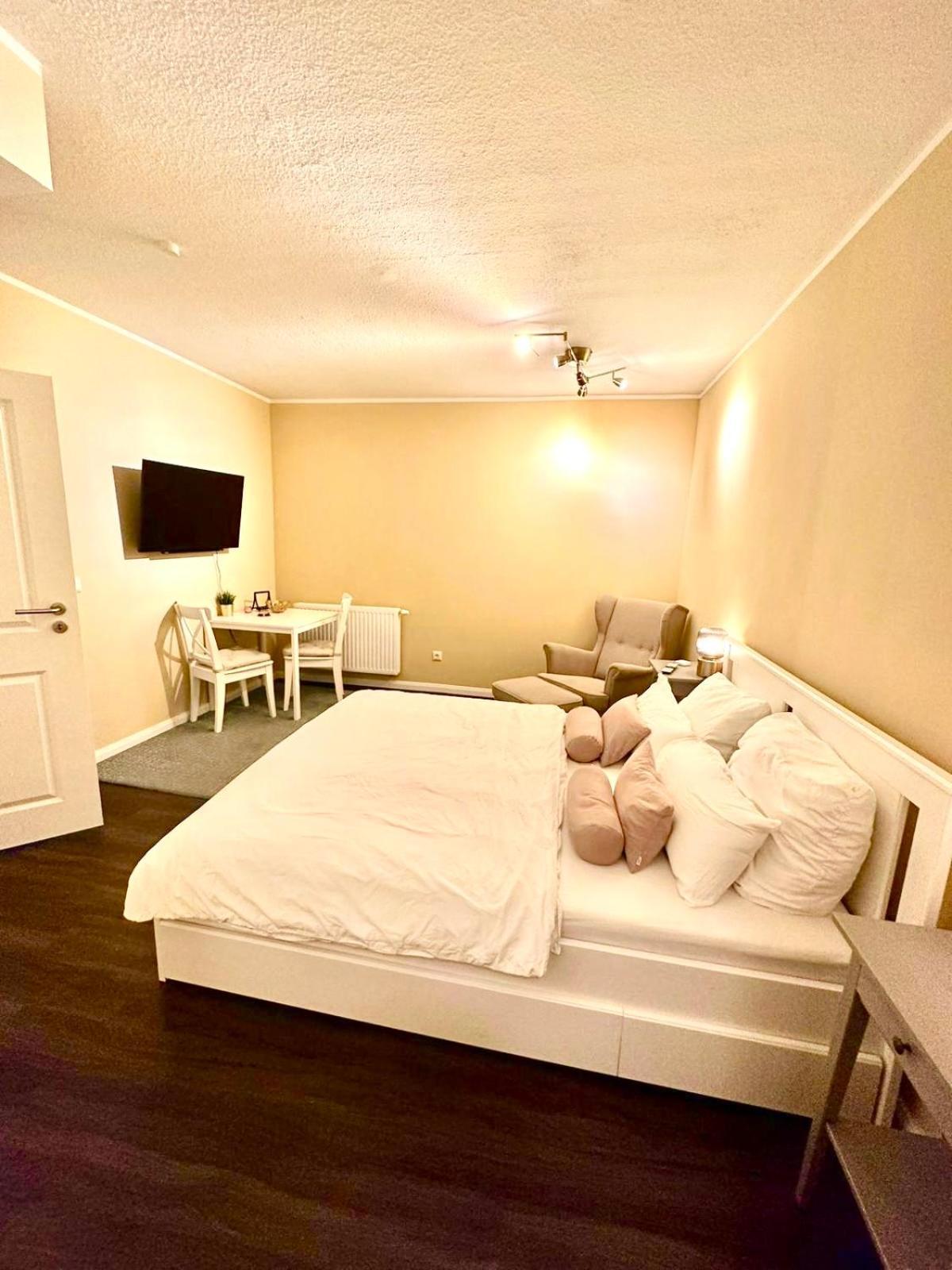 Zentrales Apartment Mit Terrasse Bremen Bagian luar foto